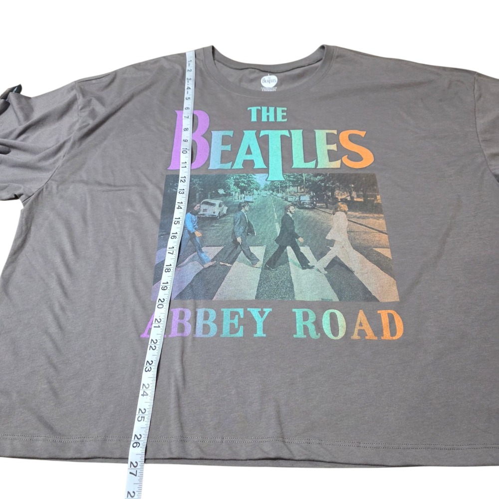 The Beatles Abbey Road Graphic T-Shirt Short Sleeve Women Plus‎ Size 3X NWT - Picture 4 of 5